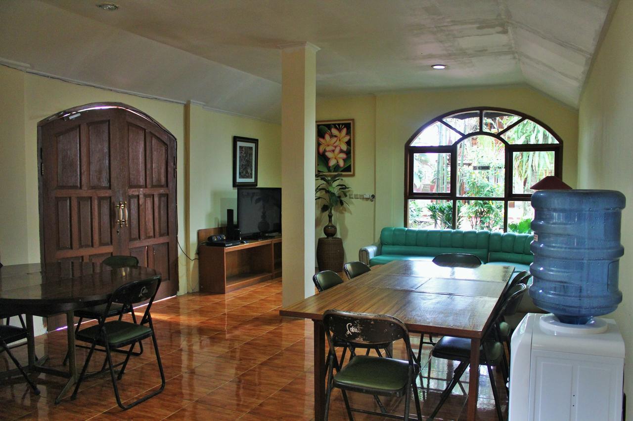 Reddoorz Hostel @ Dago 2 บันดุง ภายนอก รูปภาพ