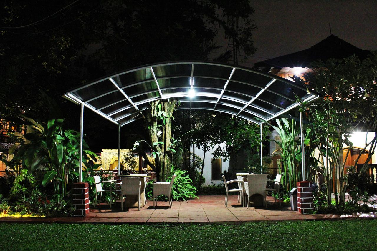 Reddoorz Hostel @ Dago 2 บันดุง ภายนอก รูปภาพ