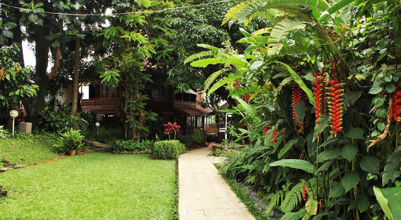 Reddoorz Hostel @ Dago 2 บันดุง ภายนอก รูปภาพ