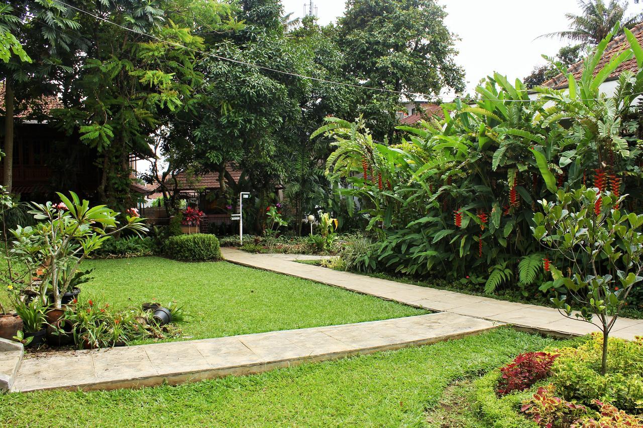 Reddoorz Hostel @ Dago 2 บันดุง ภายนอก รูปภาพ