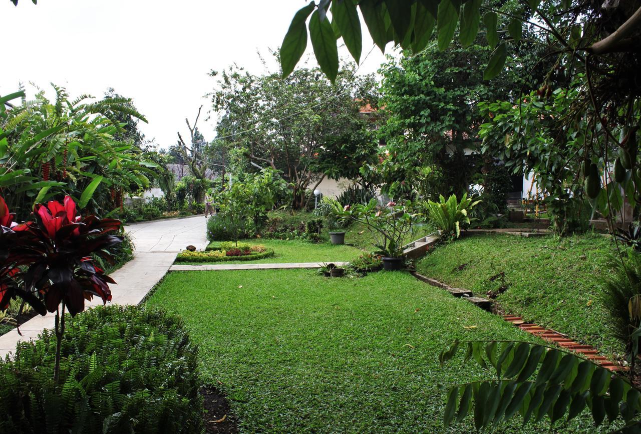 Reddoorz Hostel @ Dago 2 บันดุง ภายนอก รูปภาพ