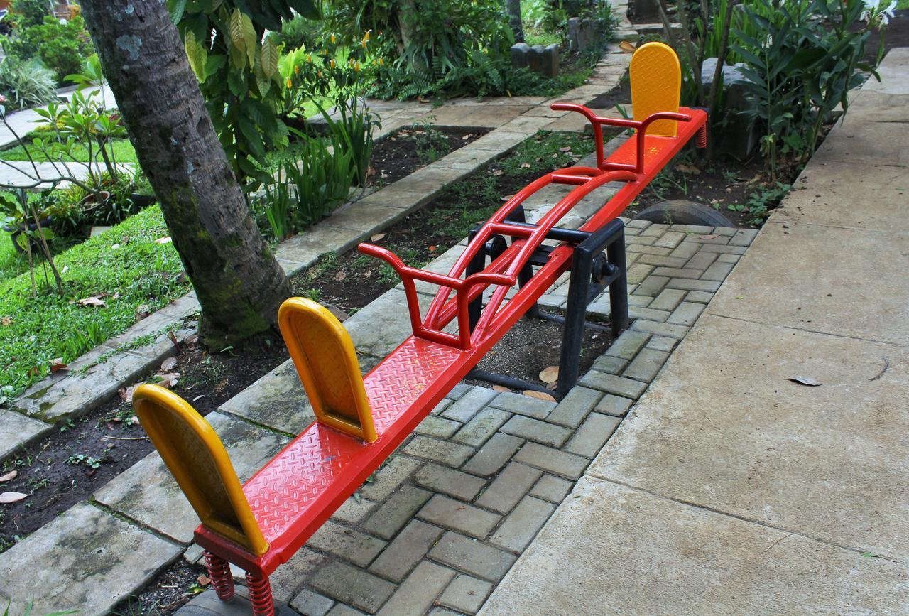 Reddoorz Hostel @ Dago 2 บันดุง ภายนอก รูปภาพ