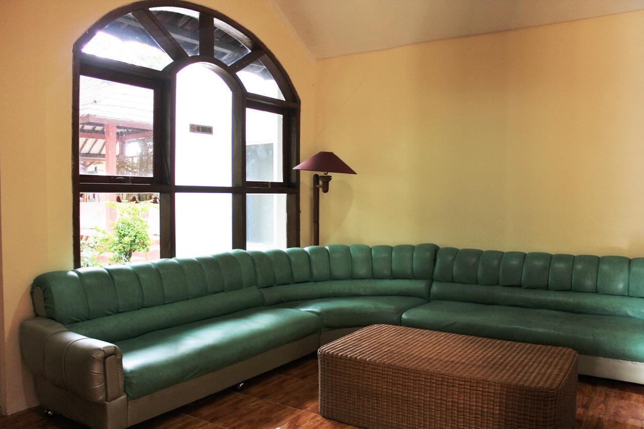 Reddoorz Hostel @ Dago 2 บันดุง ภายนอก รูปภาพ