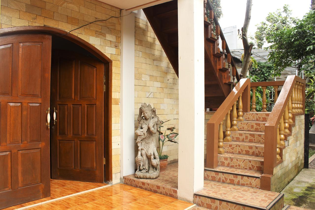 Reddoorz Hostel @ Dago 2 บันดุง ภายนอก รูปภาพ