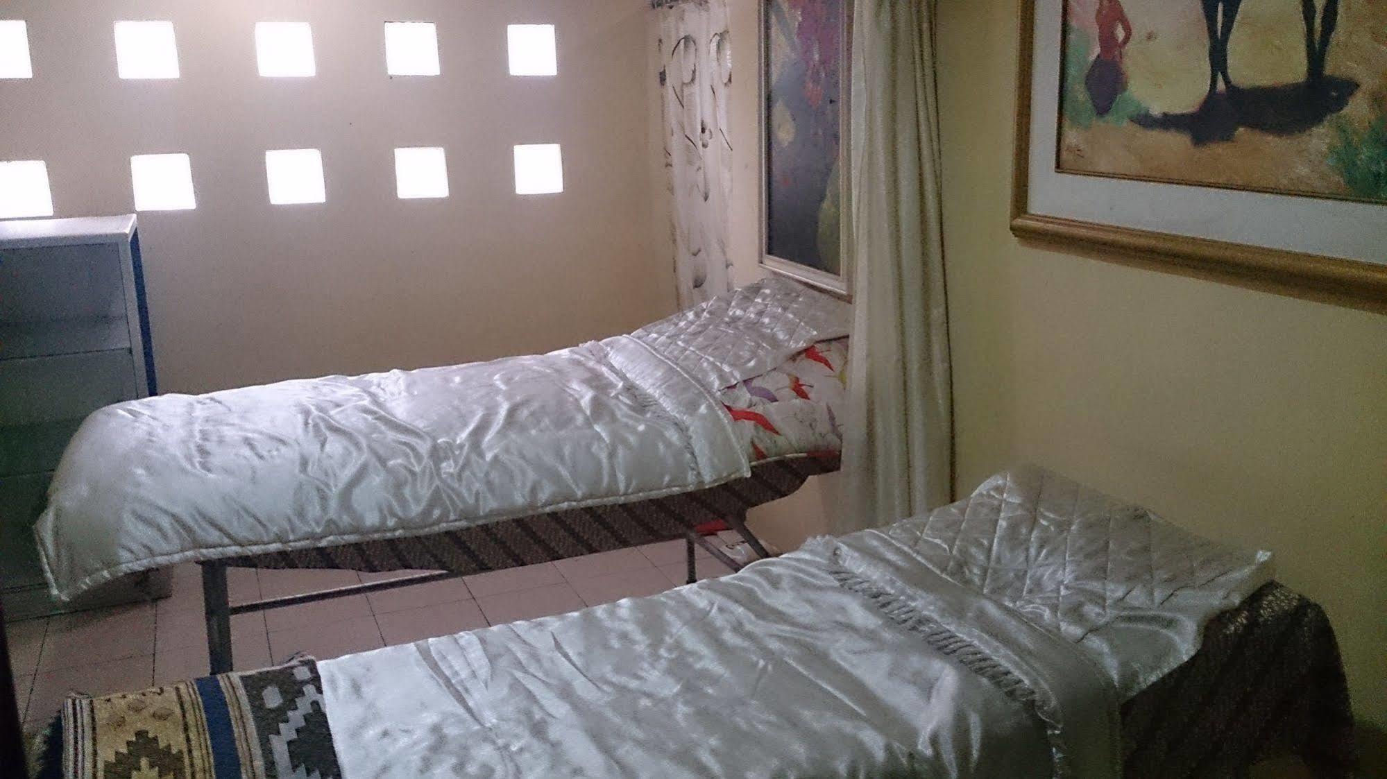 Reddoorz Hostel @ Dago 2 บันดุง ภายนอก รูปภาพ