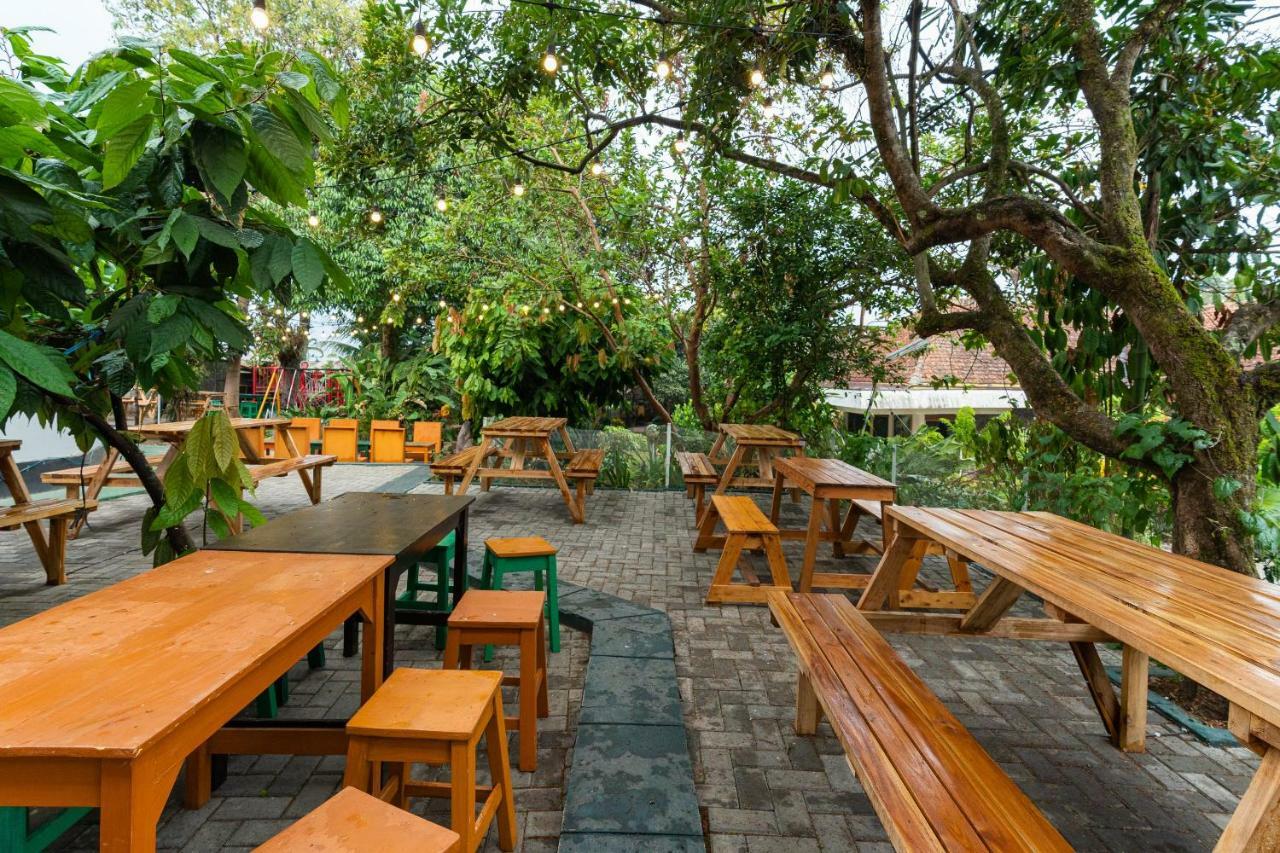 Reddoorz Hostel @ Dago 2 บันดุง ภายนอก รูปภาพ