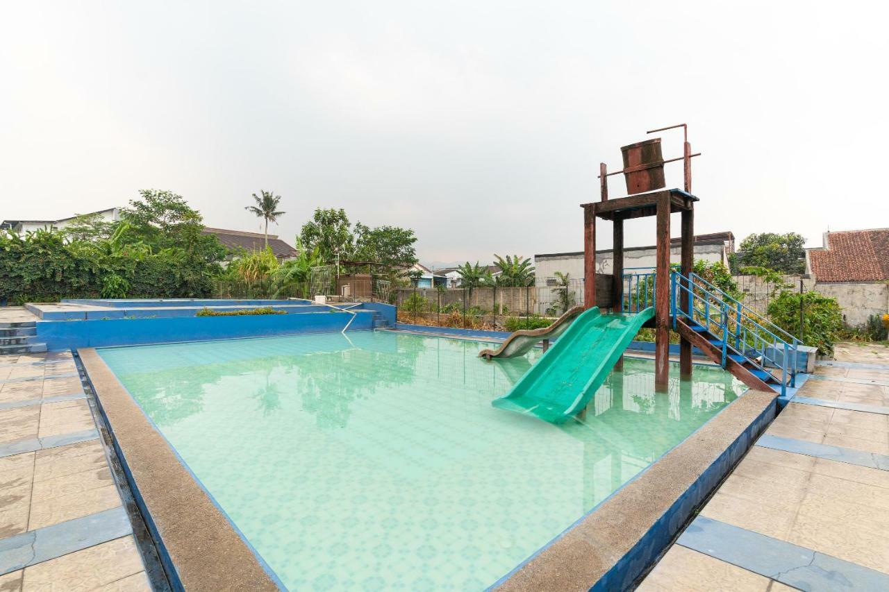 Reddoorz Hostel @ Dago 2 บันดุง ภายนอก รูปภาพ